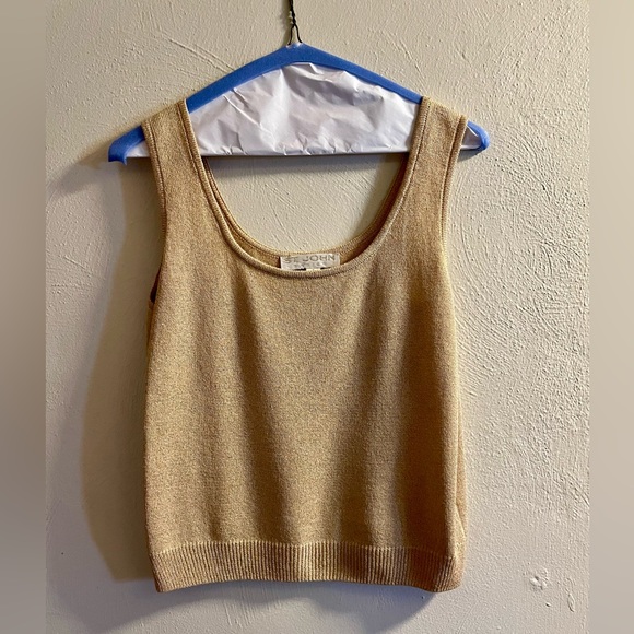 St. John Basics gold top - Picture 1 of 2